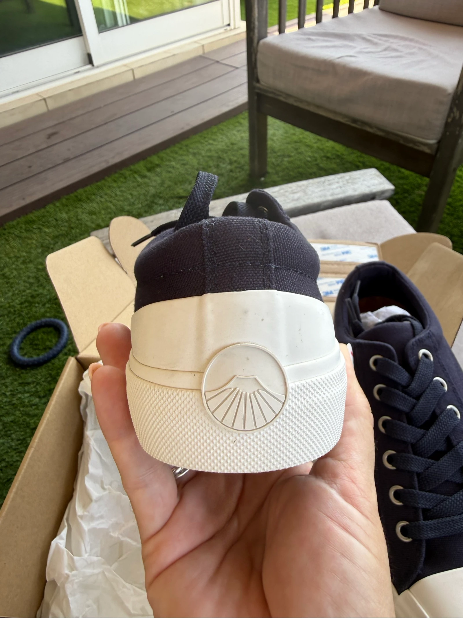 Vulcaz canvas sneakers (Size 38) – photo 5